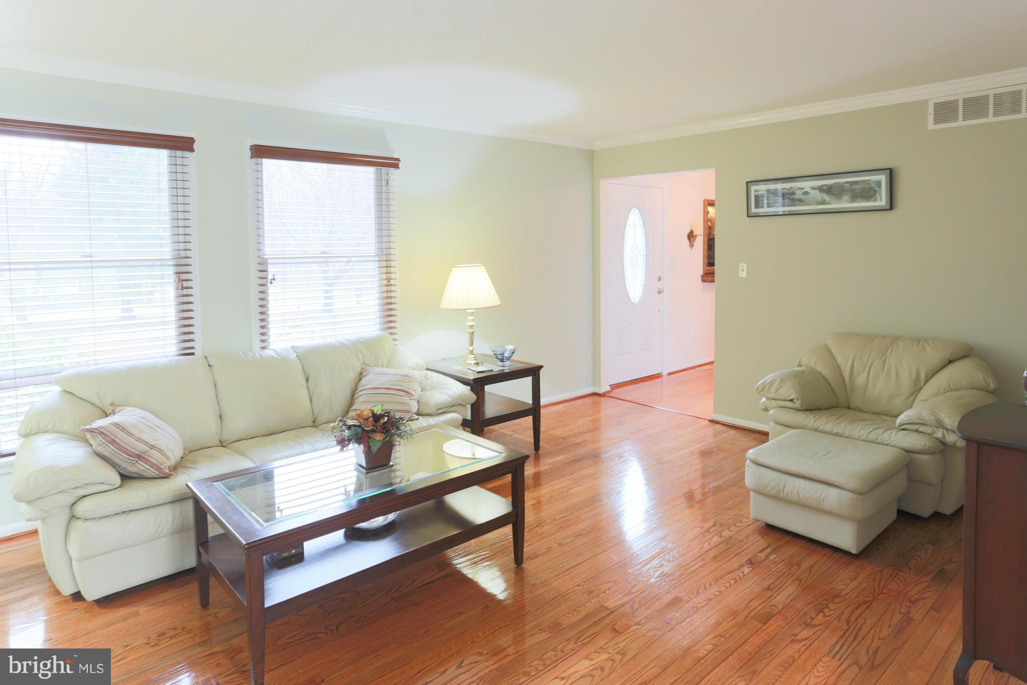 821 Rustic Lane Lothian, MD 20711 - Photo 14 of 30 Living Room