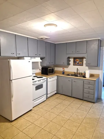 $2,400 | 53 Melrose Avenue, Unit 2, Lowell, MA 01854