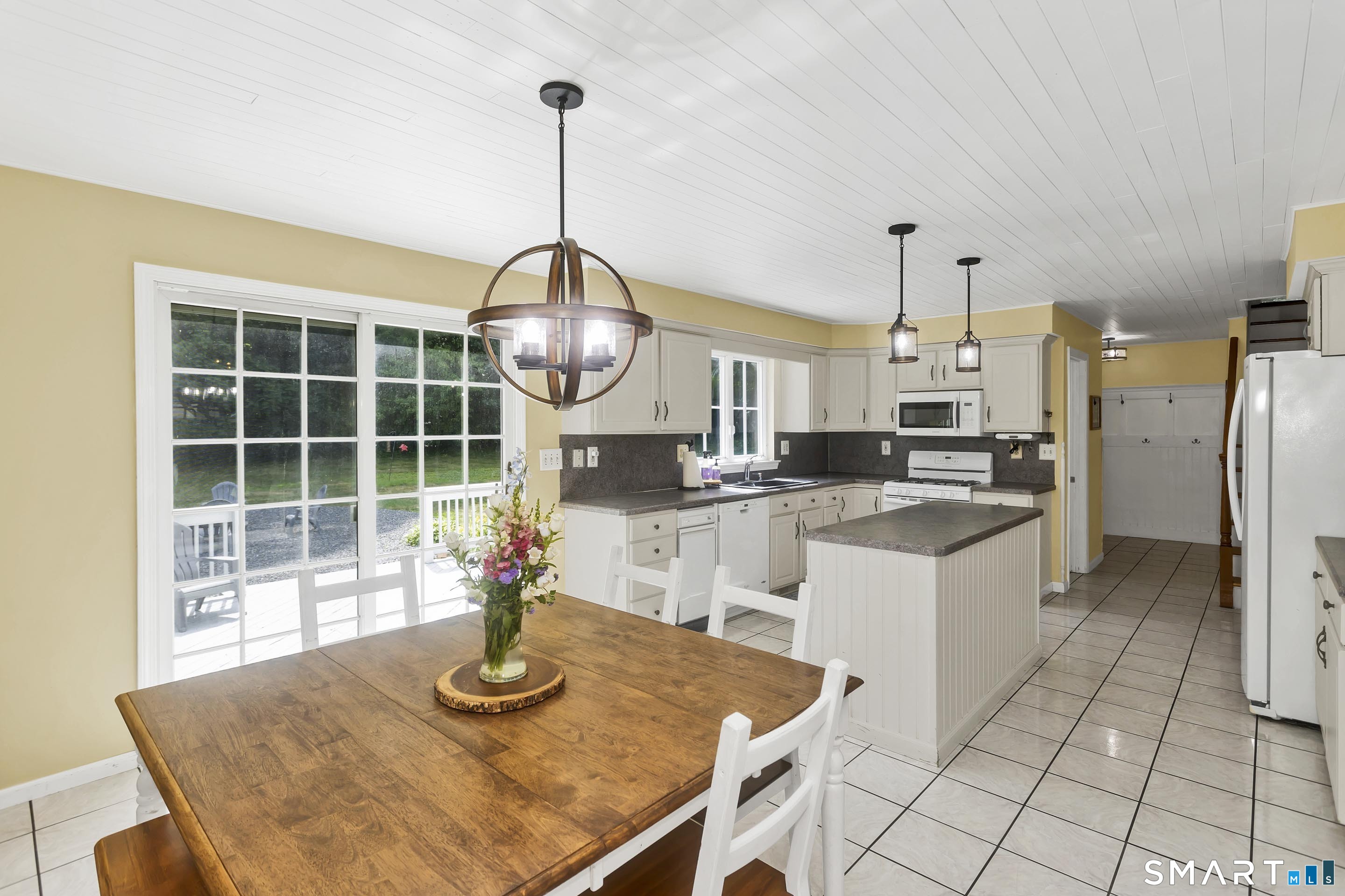 191 Abbe Road Enfield, CT 06082 - Photo 9 of 39