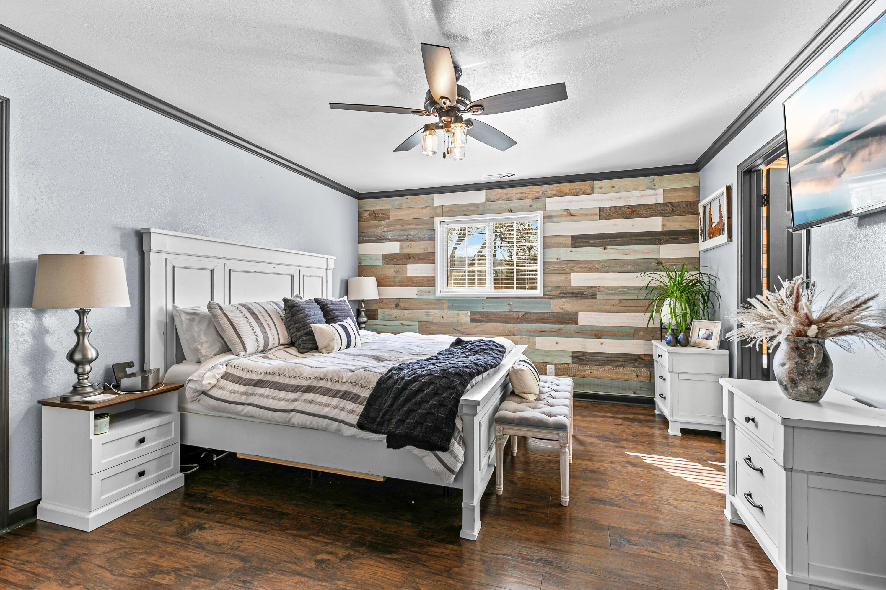 3985 Calhoun Road Medford, OR 97501 - Photo 11 of 30 Gallery Image 11