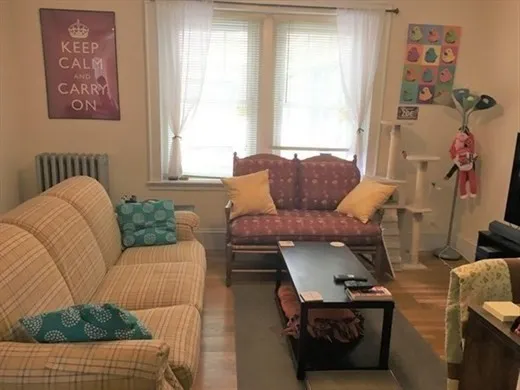 $2,400 | 592 Washington Street, Unit 6, Brookline, MA 02446