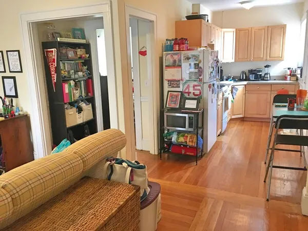 $2,400 | 592 Washington Street, Unit 6, Brookline, MA 02446
