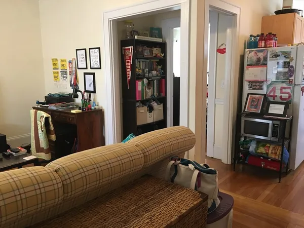 $2,400 | 592 Washington Street, Unit 6, Brookline, MA 02446