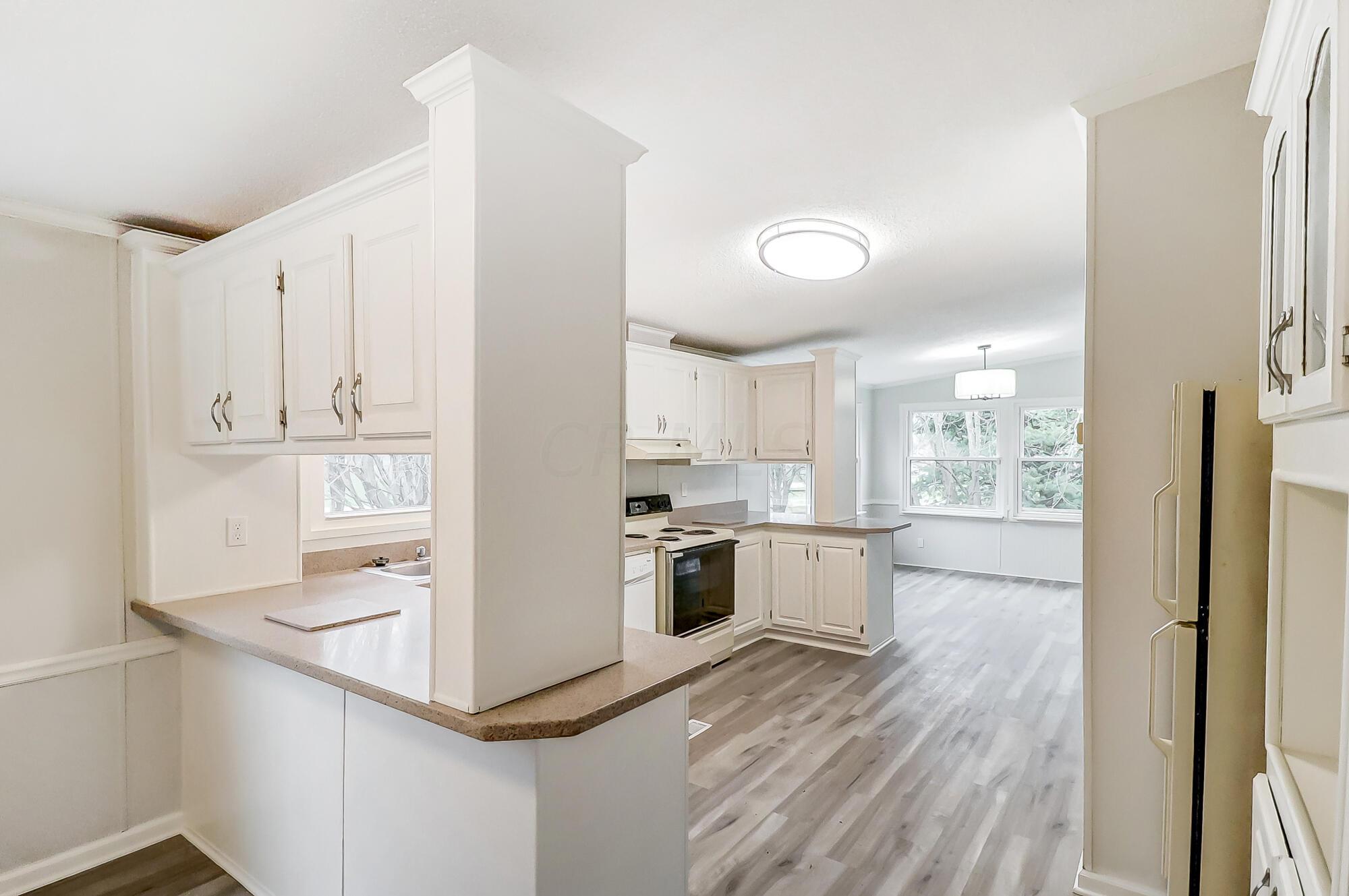 5155 Deeds Road Southwest Pataskala, OH 43062 - Photo 12 of 44 Kitchen