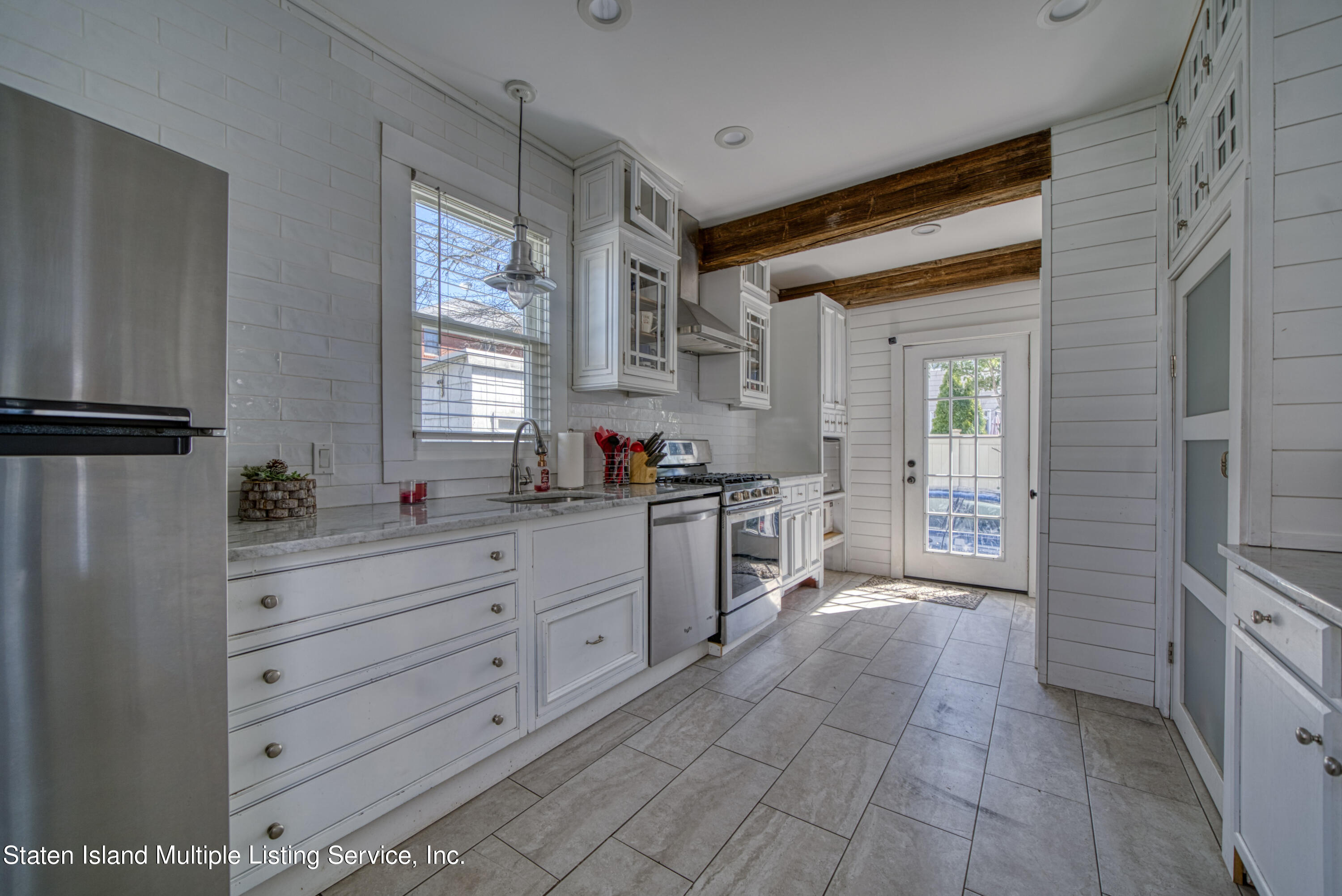 35 Outerbridge Avenue Staten Island, NY 10309 - Photo 12 of 22 Kitchen