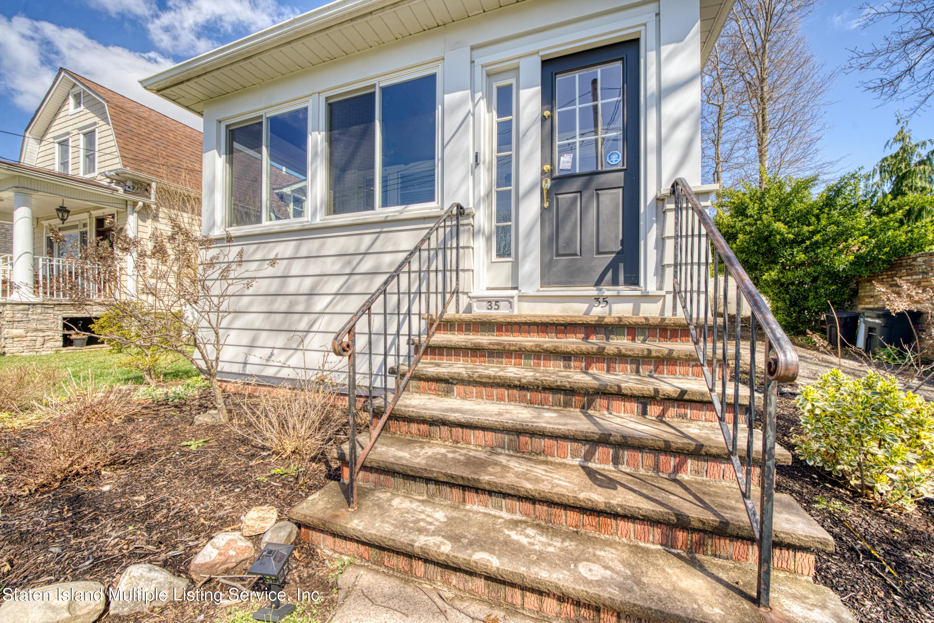 35 Outerbridge Avenue Staten Island, NY 10309 - Photo 2 of 22 Front Entrance