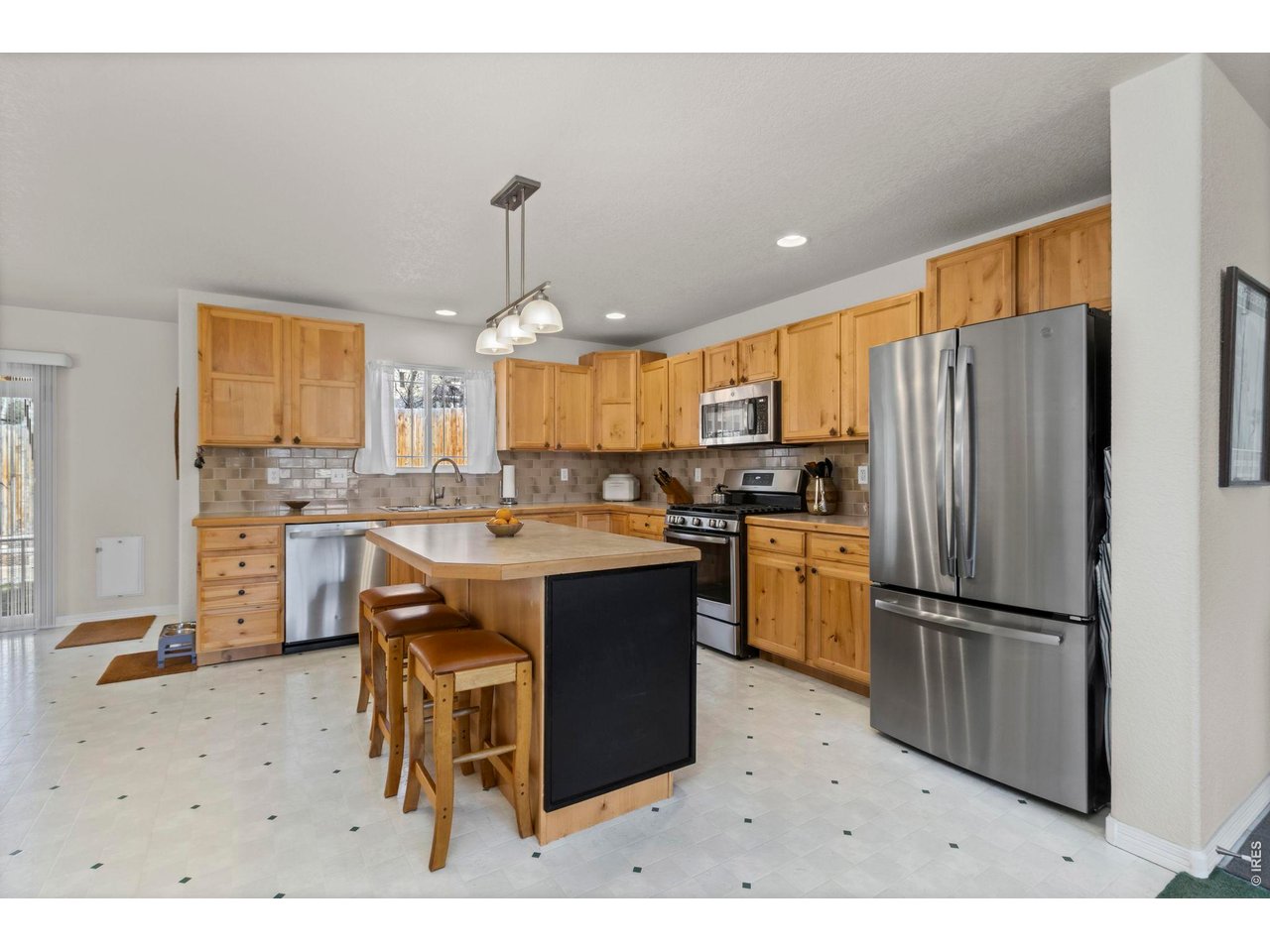 2868 Pleasant Valley Road Fort Collins, CO 80521 - Photo 13 of 30 All appliances included