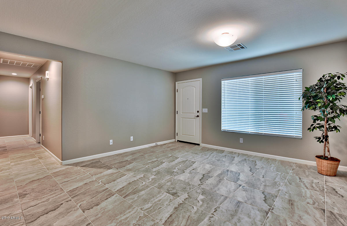 320 East Harwell Road Gilbert, AZ 85234 - Photo 5 of 15 Harwell-12