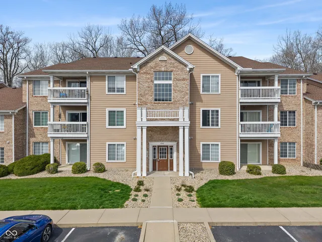 $164,900 | 6516 Emerald Hill Court, Unit 310, Indianapolis, IN 46237