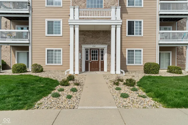 $164,900 | 6516 Emerald Hill Court, Unit 310, Indianapolis, IN 46237
