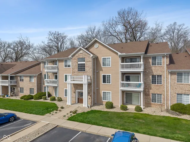 $164,900 | 6516 Emerald Hill Court, Unit 310, Indianapolis, IN 46237