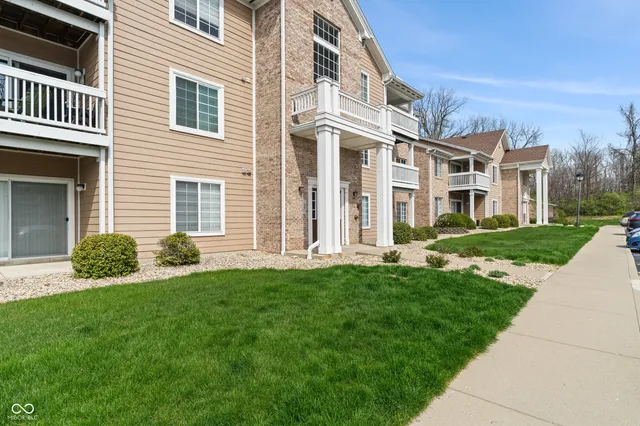 $164,900 | 6516 Emerald Hill Court, Unit 310, Indianapolis, IN 46237