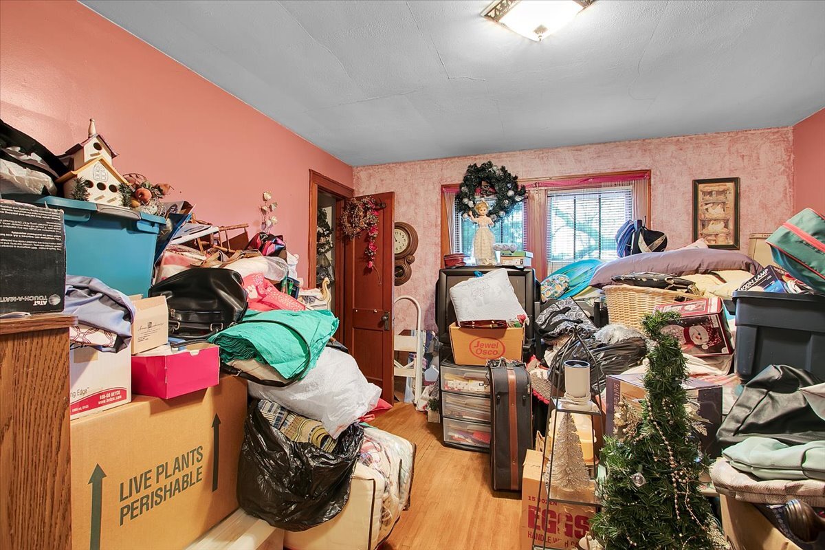 24447 Caton Farm Road Plainfield, IL 60586 - Photo 19 of 27 a view of a room with gym equipment