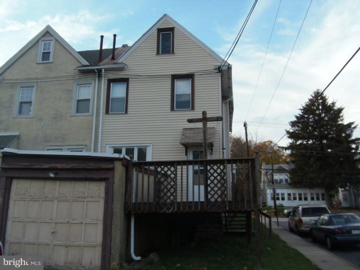 231 Powell Road Springfield, PA 19064 - Photo 3 of 24