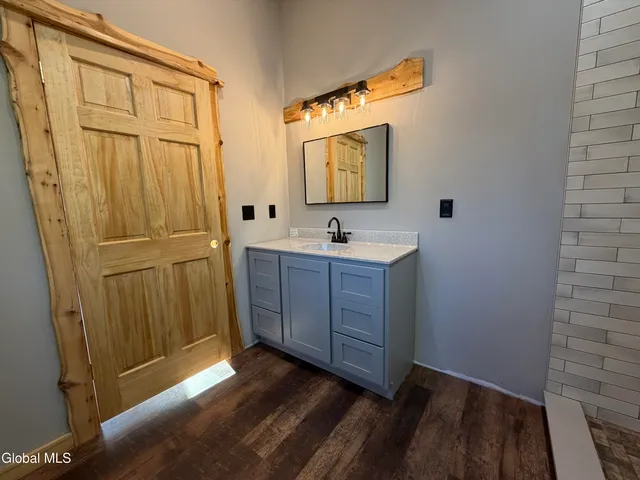 $789,000 | 3325 State Route 8, North Creek, NY 12853