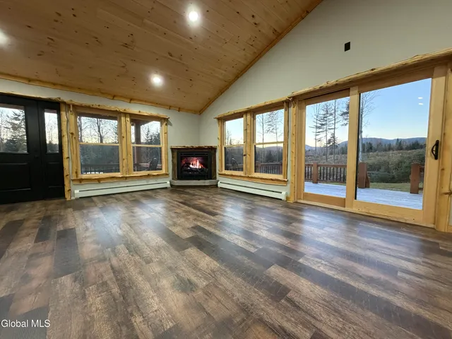 $789,000 | 3325 State Route 8, North Creek, NY 12853