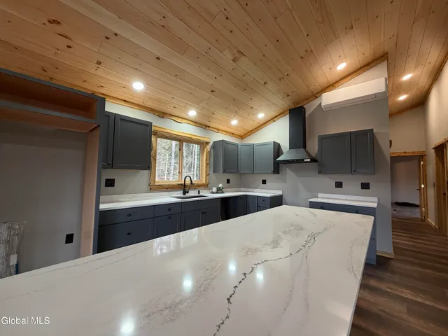 $789,000 | 3325 State Route 8, North Creek, NY 12853