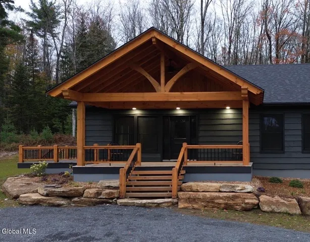 $789,000 | 3325 State Route 8, North Creek, NY 12853