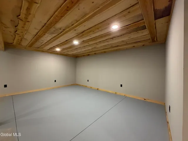 $789,000 | 3325 State Route 8, North Creek, NY 12853