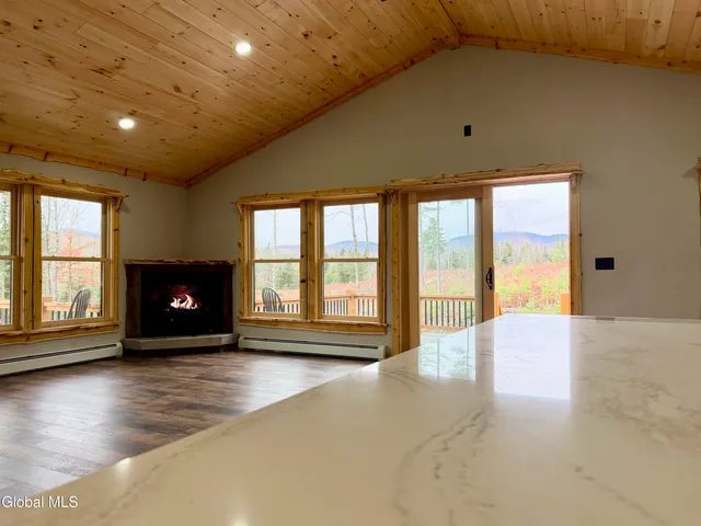 $789,000 | 3325 State Route 8, North Creek, NY 12853