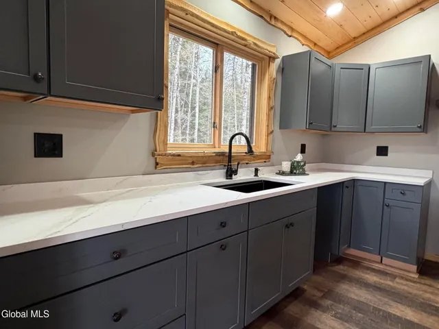 $789,000 | 3325 State Route 8, North Creek, NY 12853