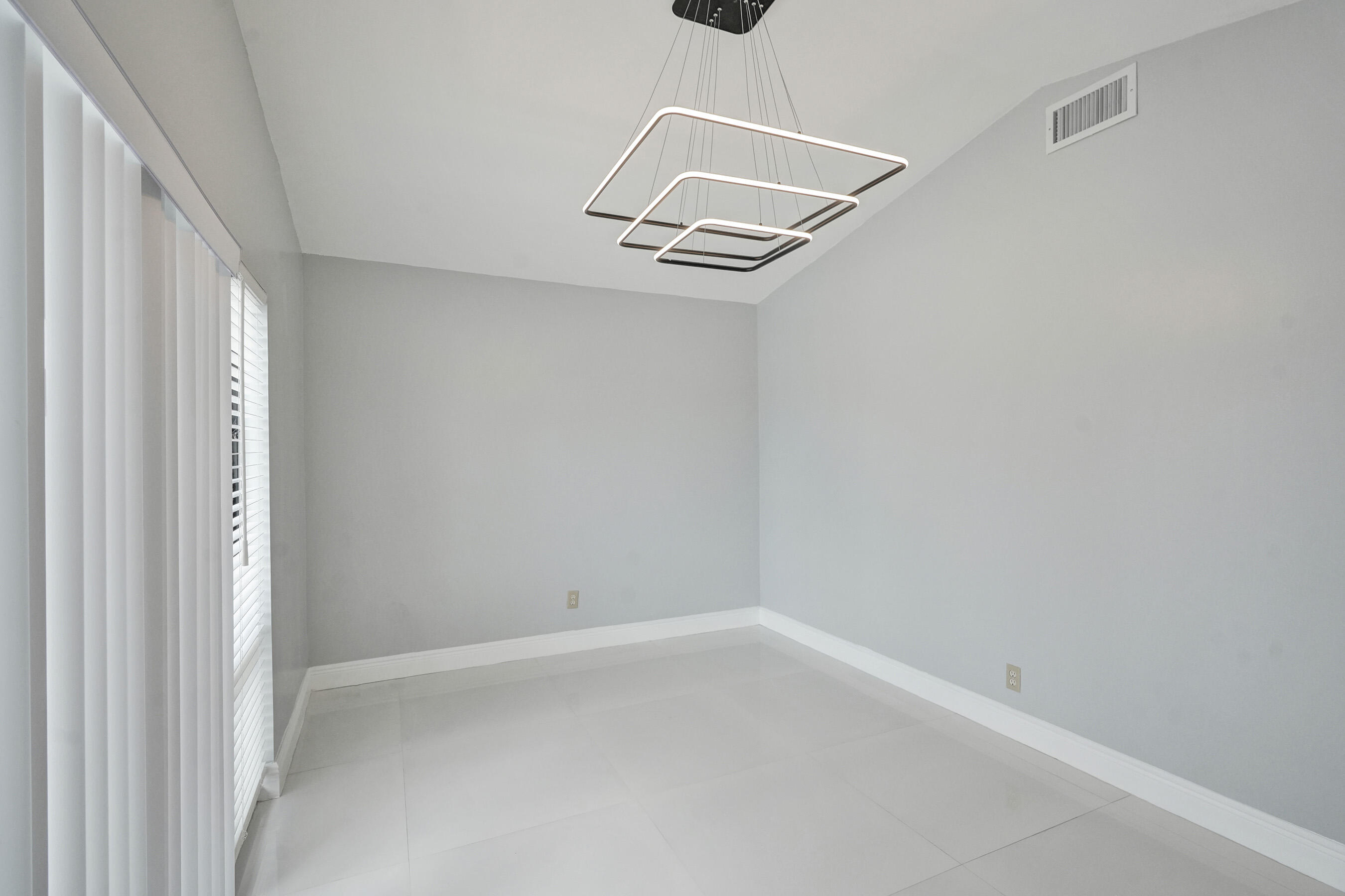 7475 Estrella Circle Boca Raton, FL 33433 - Photo 18 of 32 DSC05806