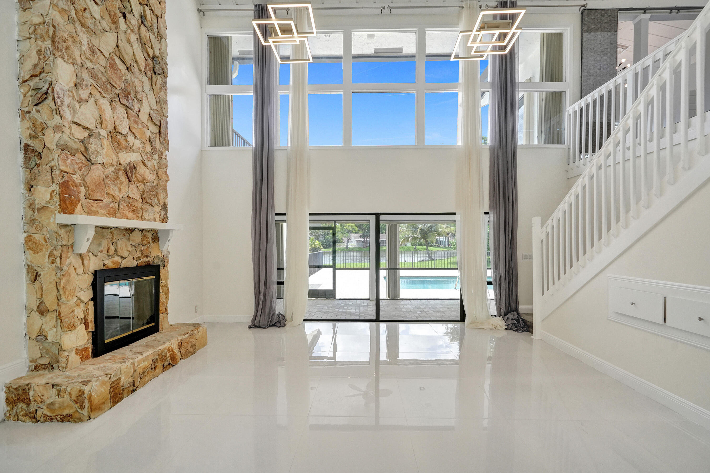 7475 Estrella Circle Boca Raton, FL 33433 - Photo 2 of 32 DSC05596