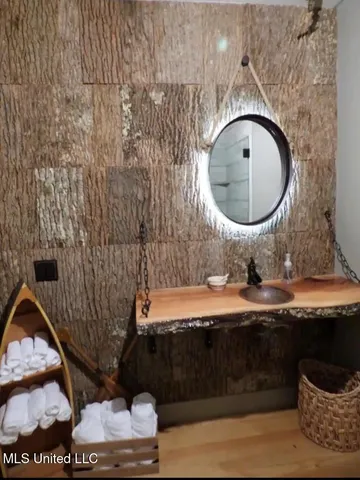 $849,500 | 3054 Highway 24, McComb, MS 39648