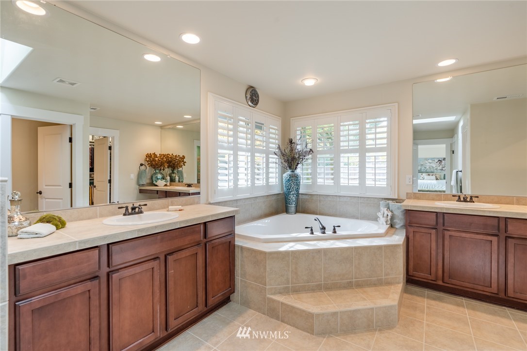 4919 Northeast 25th Street Renton, WA 98059 - Photo 16 of 25 Gallery Image 16
