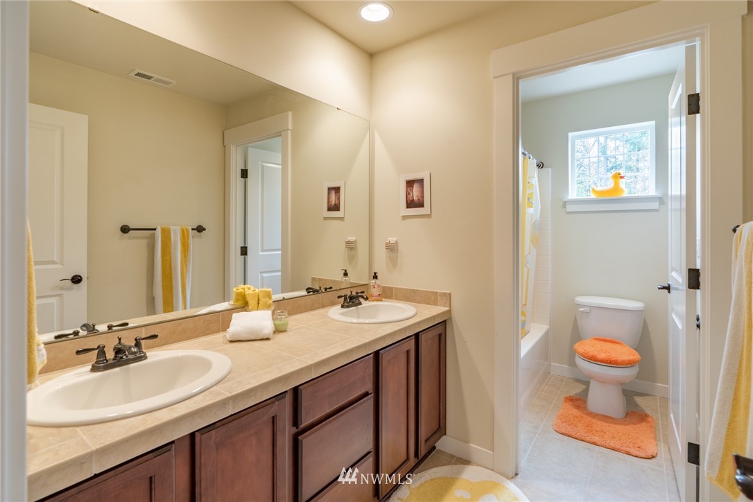 4919 Northeast 25th Street Renton, WA 98059 - Photo 21 of 25 Gallery Image 21
