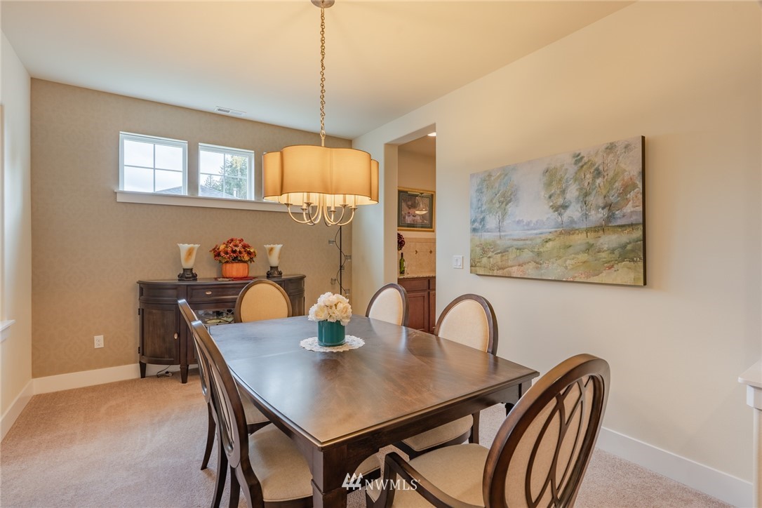 4919 Northeast 25th Street Renton, WA 98059 - Photo 4 of 25 Gallery Image 4
