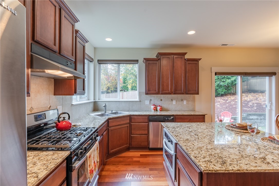 4919 Northeast 25th Street Renton, WA 98059 - Photo 6 of 25 Gallery Image 6