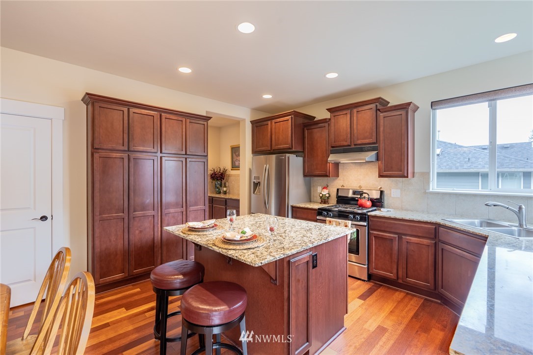 4919 Northeast 25th Street Renton, WA 98059 - Photo 8 of 25 Gallery Image 8