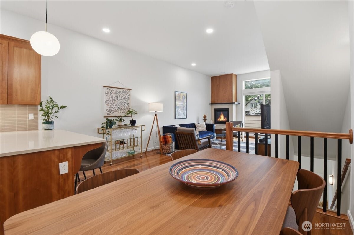 4418 Meridian Avenue North, Unit B Seattle, WA 98103 - Photo 8 of 22