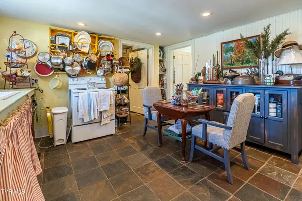 $430,000 | 22601 Green Springs Church Road, Abingdon, VA 24211