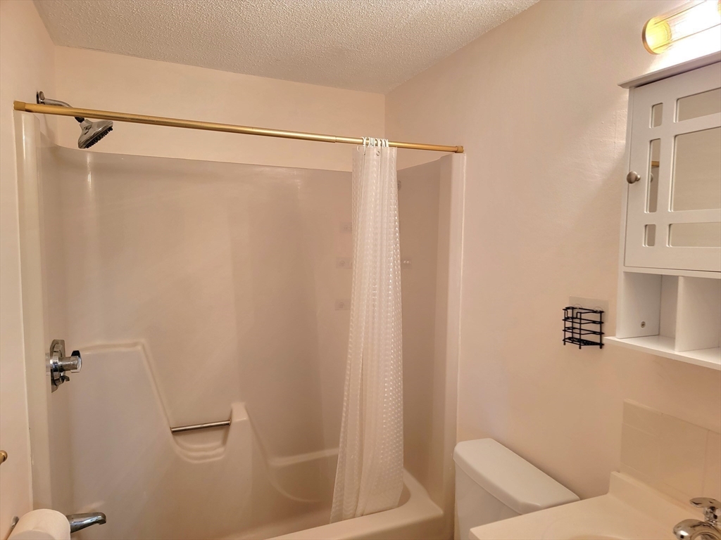 18 Apthorp Street, Unit E Quincy, MA 02170 - Photo 7 of 13