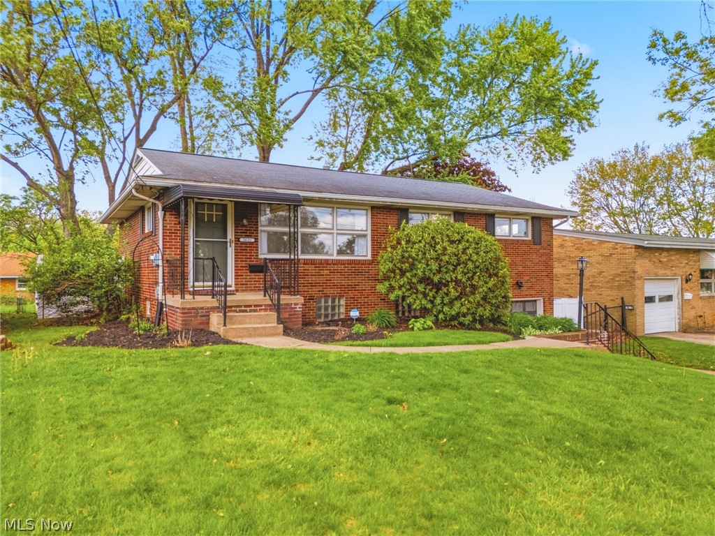 2621 16th Street Northwest Canton, OH 44708 - Photo 2 of 31