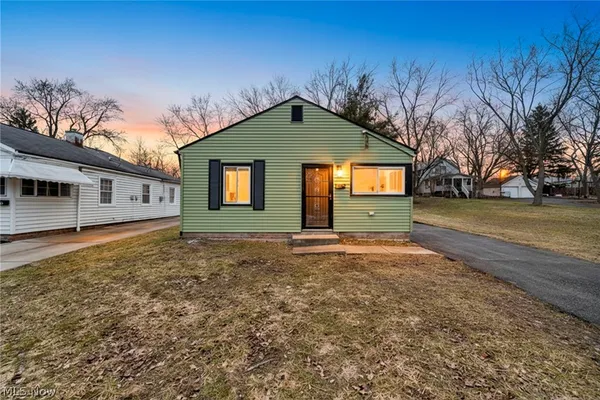 $144,900 | 109 Forest Drive, Bedford, OH 44146