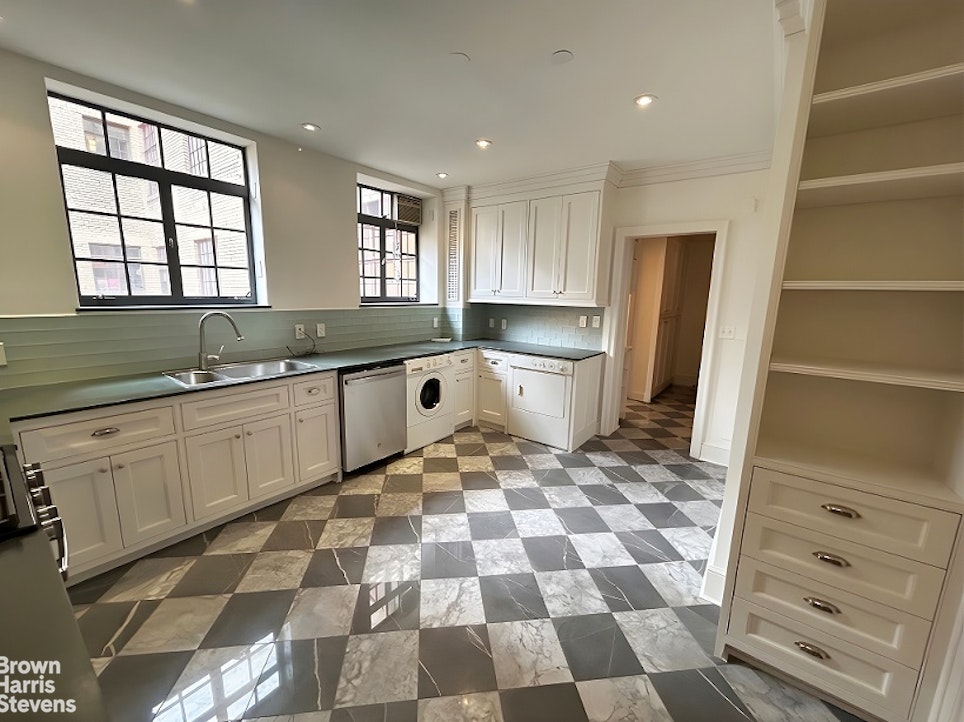 116 East 68th Street, Unit 8B Manhattan, NY 10065 - Photo 13 of 14