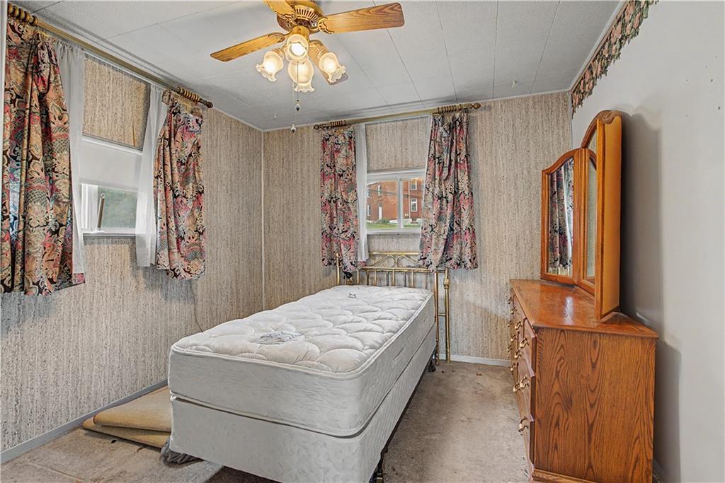 212 Singer Avenue McKees Rocks, PA 15136 - Photo 10 of 38