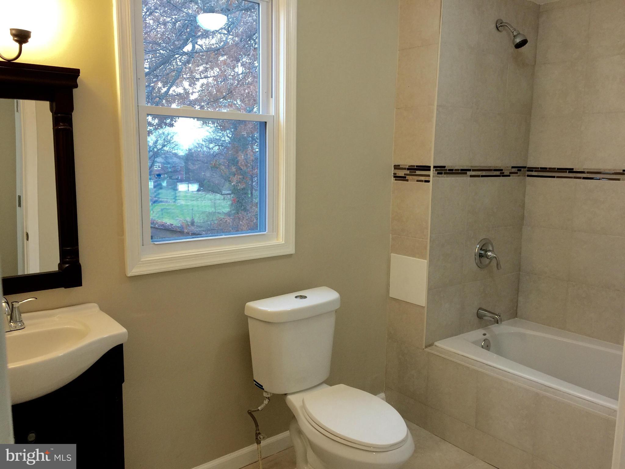 637 Tunbridge Road Baltimore, MD 21212 - Photo 18 of 27 Bath (Master)