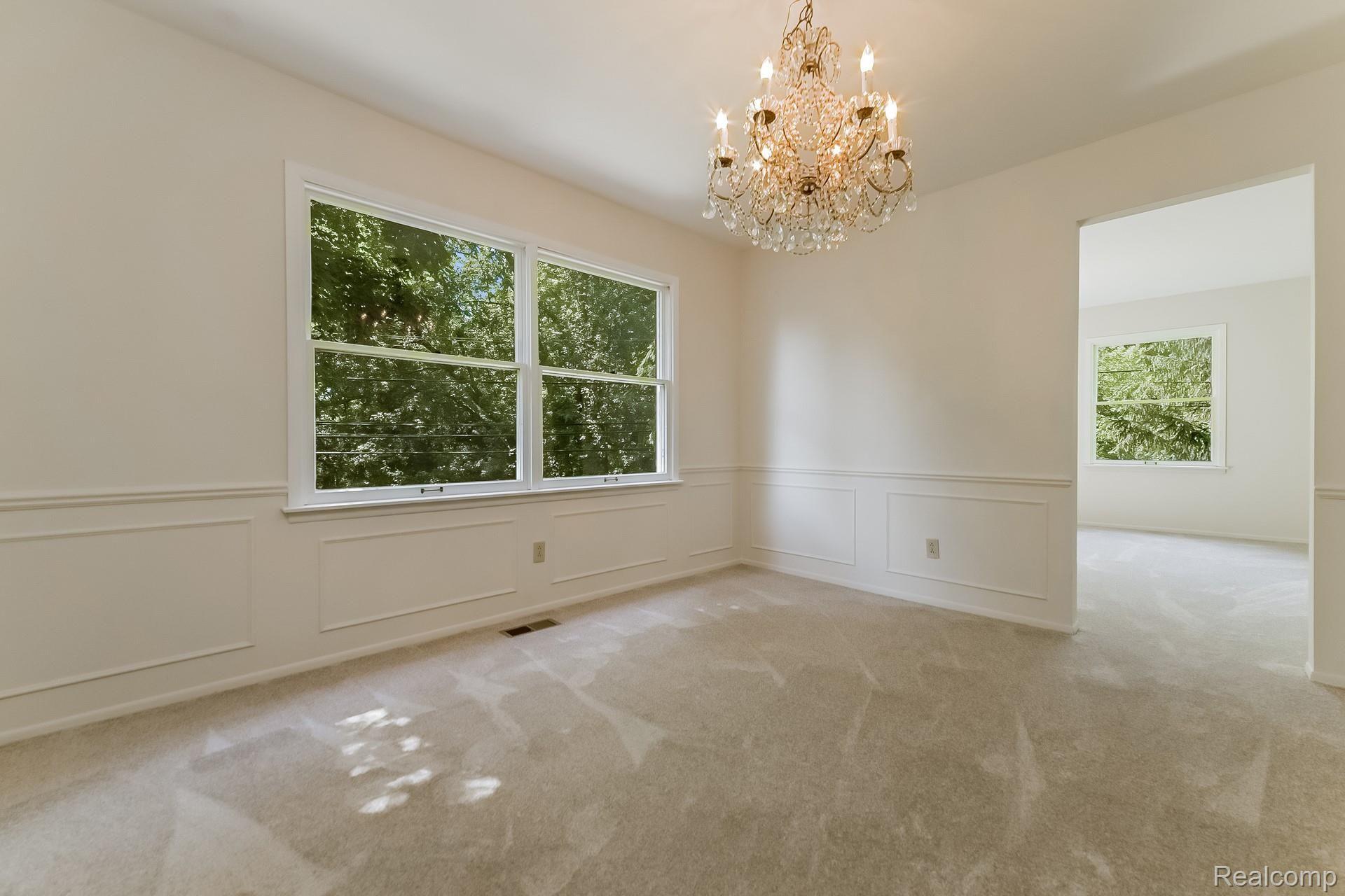 896 Allston Drive Rochester, MI 48309 - Photo 7 of 57 007-photo-dining-room-8358016.jpg