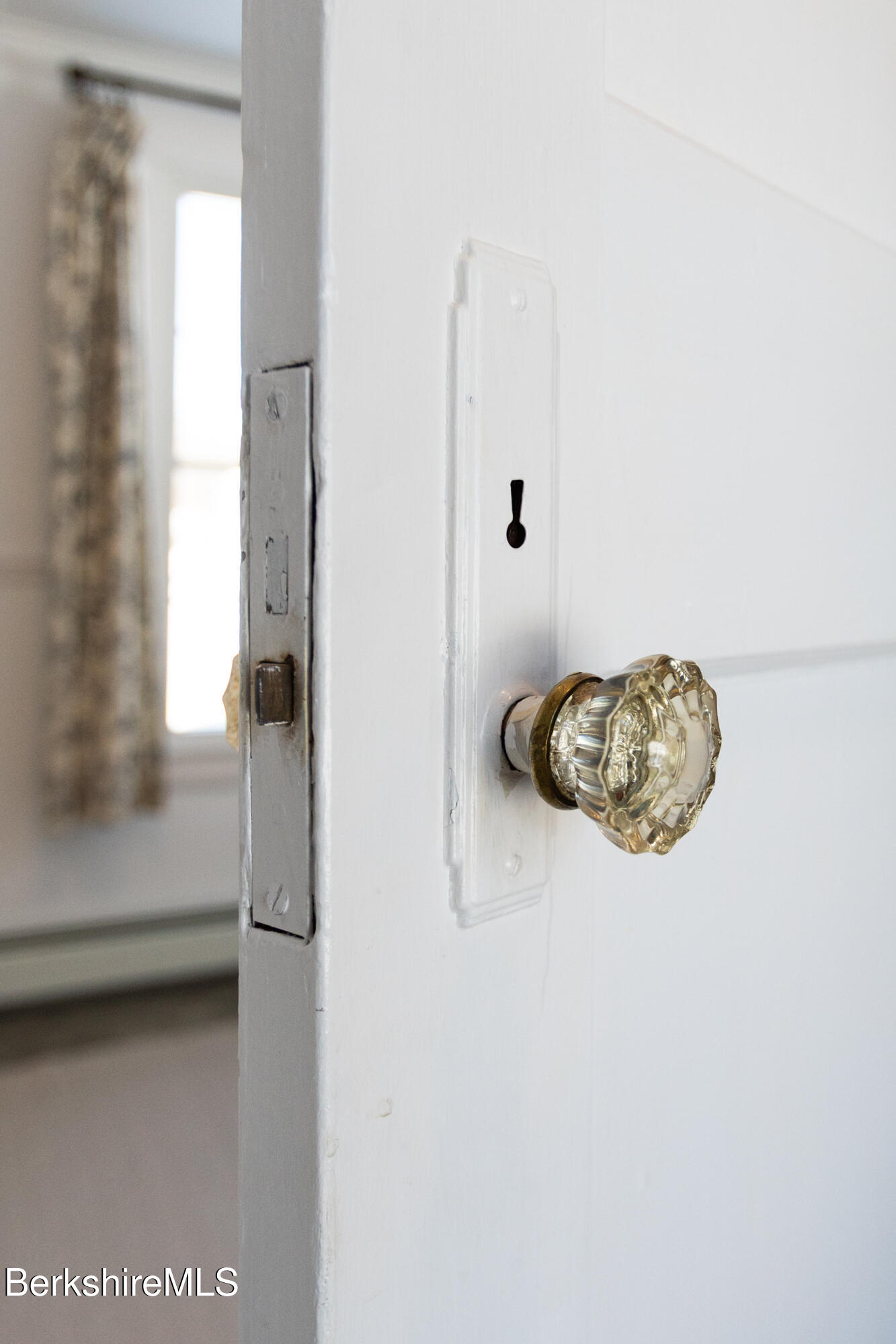 35 Chapman Road Pittsfield, MA 01201 - Photo 18 of 43