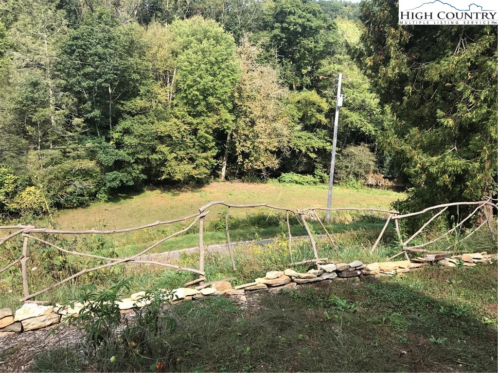 355 Cole Hollow Road Newland, NC 28657 - Photo 8 of 25 Gallery Image 8