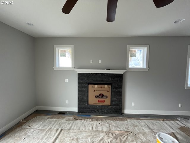 4836 Southeast Powell Valley Road Gresham, OR 97080 - Photo 4 of 11 Gallery Image 4