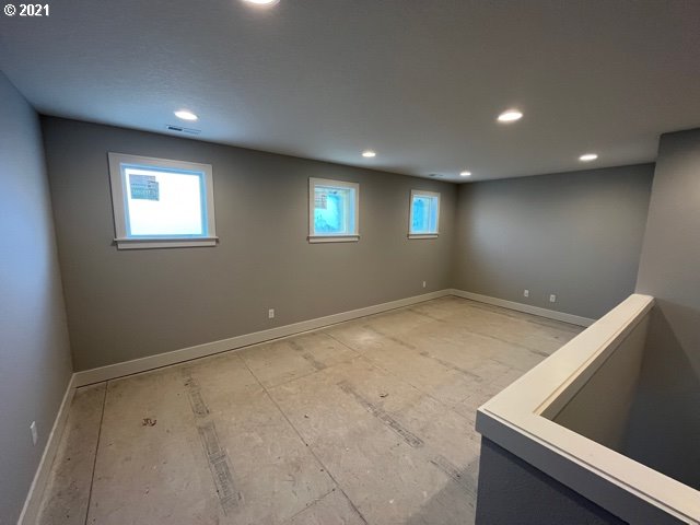 4836 Southeast Powell Valley Road Gresham, OR 97080 - Photo 5 of 11 Gallery Image 5