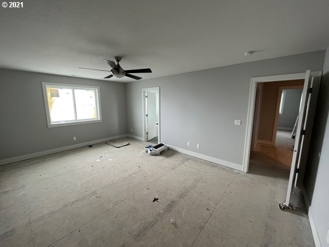 4836 Southeast Powell Valley Road Gresham, OR 97080 - Photo 6 of 11 Gallery Image 6