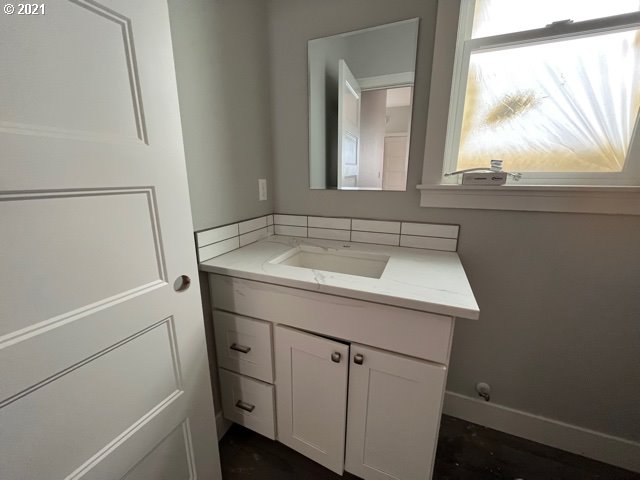 4836 Southeast Powell Valley Road Gresham, OR 97080 - Photo 8 of 11 Gallery Image 8