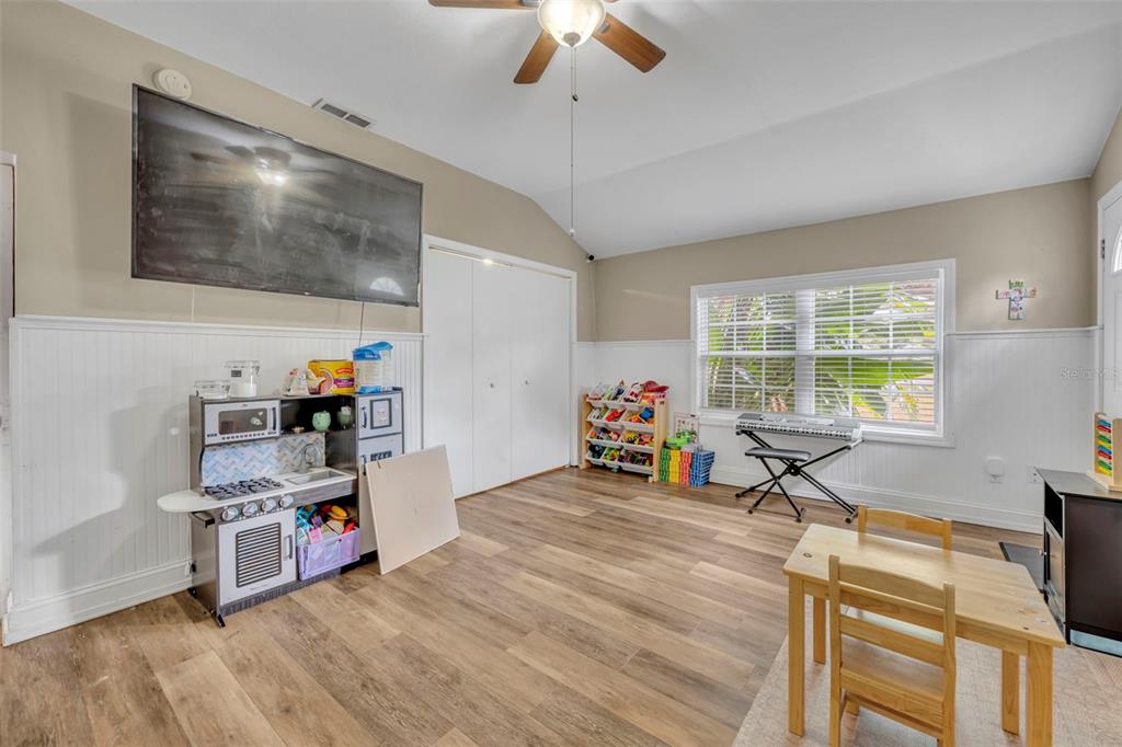 4234 Kendrick Road Orlando, FL 32804 - Photo 16 of 31