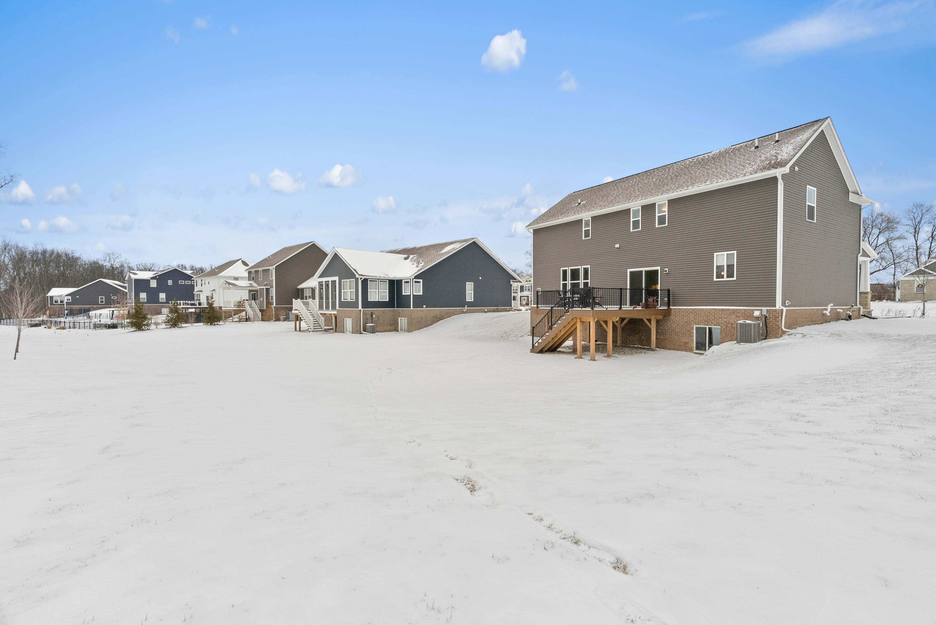 2333 Torrey Pine Court Howell, MI 48855 - Photo 29 of 47 Exterior SW